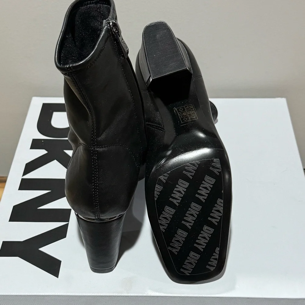 Dkny simply chic